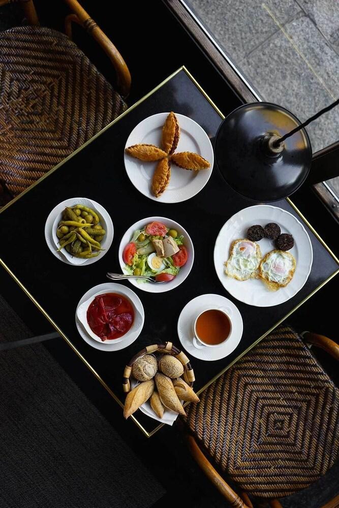 Landa Ξενοδοχείο Burgo Εξωτερικό φωτογραφία A traditional Turkish breakfast