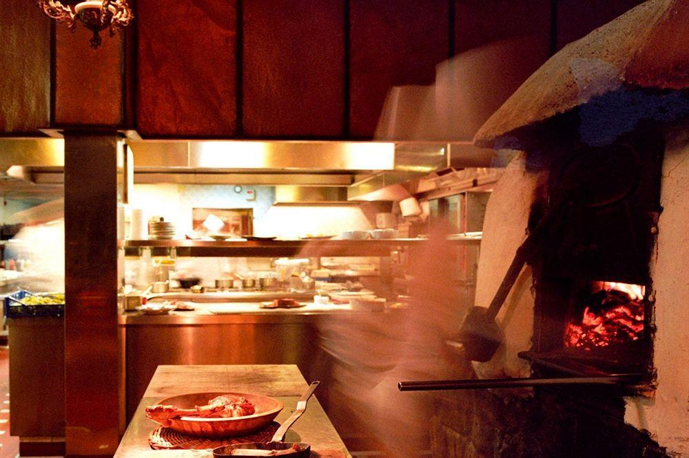 Landa Ξενοδοχείο Burgo Εξωτερικό φωτογραφία The open kitchen at the restaurant