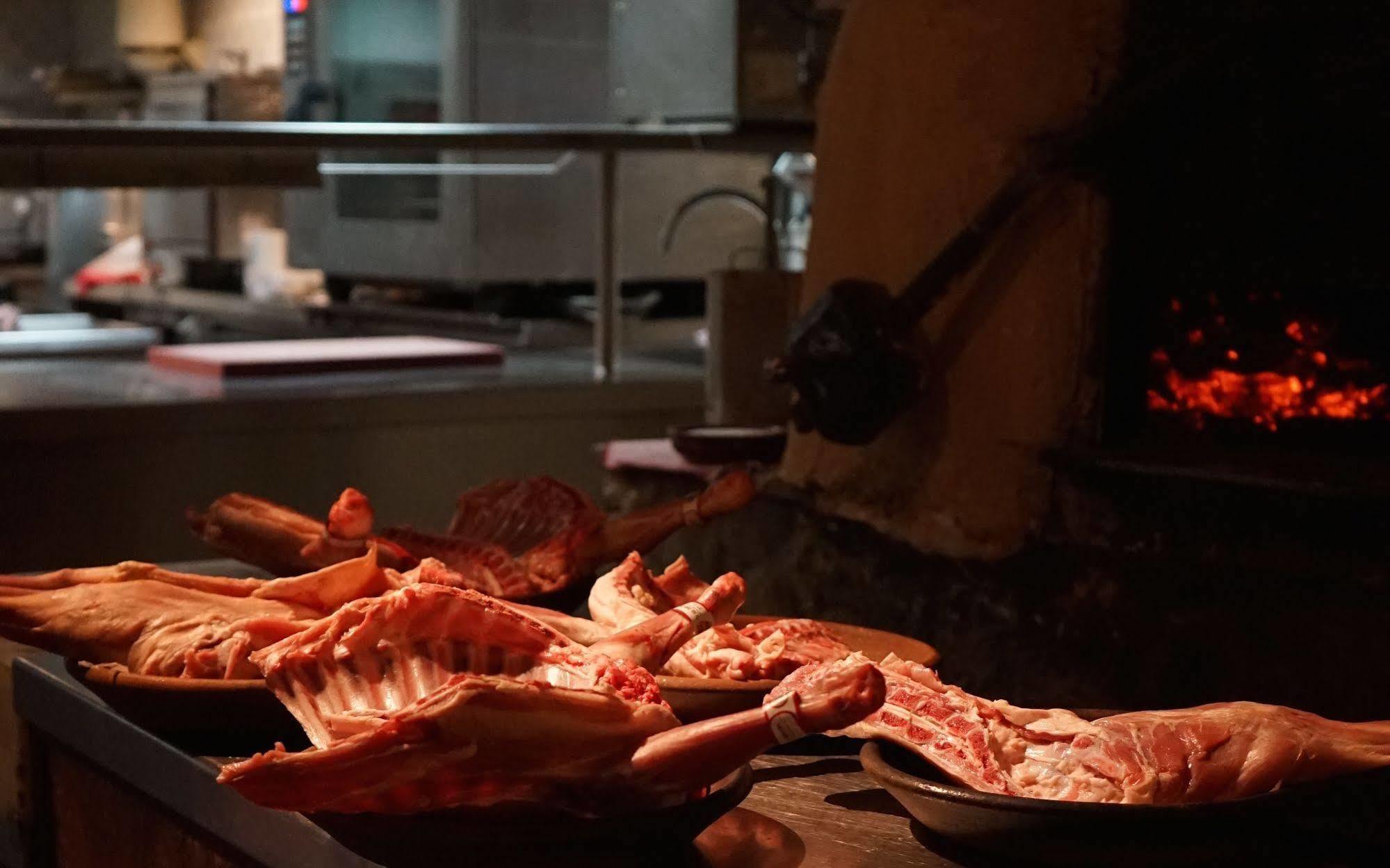 Landa Ξενοδοχείο Burgo Εξωτερικό φωτογραφία Cooking meat